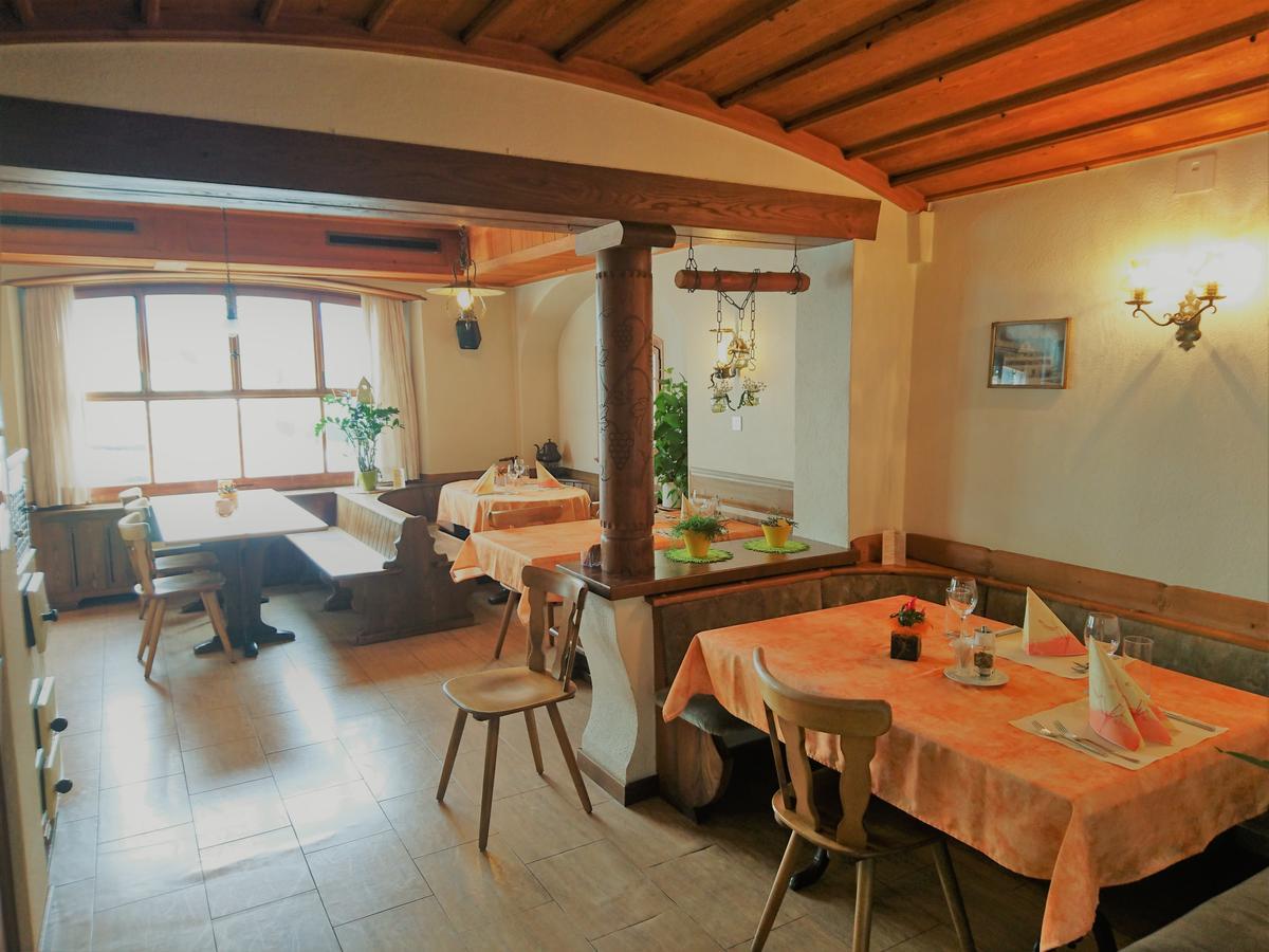 Gasthaus Zum Ochsen Neuhaus Exteriér fotografie